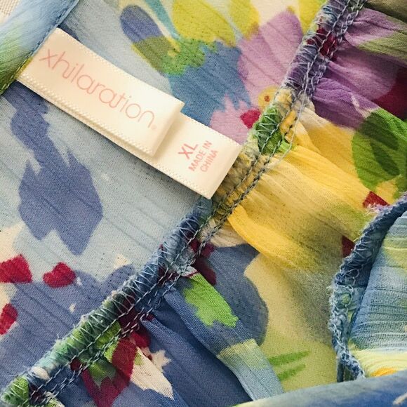 Xhilaration Floral Blouse Womens XL Pastel Pullover L/SLV Gathered Scoop Neck - Picture 6 of 9